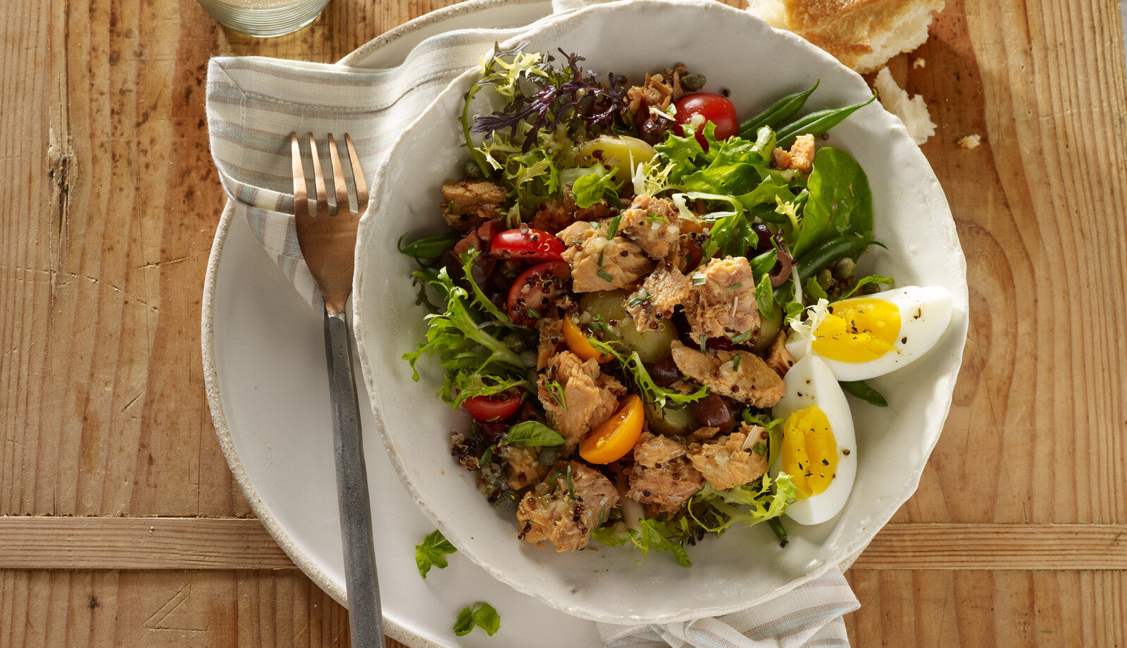 ALASKA SALMON QUINOA NICOISE SALAD